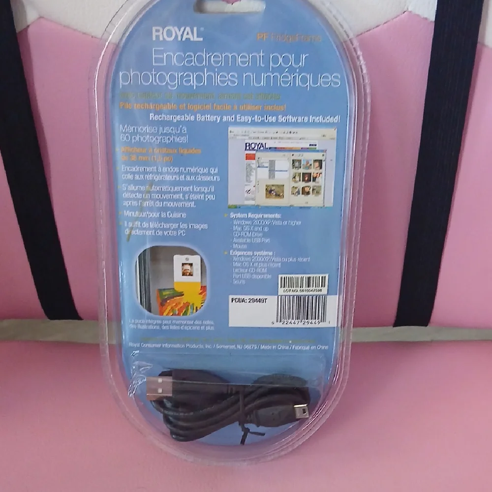 White Digital Photo Frame with LCD Display